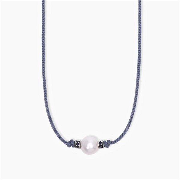 Collana in argento con cordino blu e perla bianca