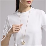 Collana in acciaio dorato con fiore