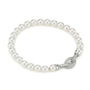 Bracciale con filo di perle medie e chiusura con Zirconi