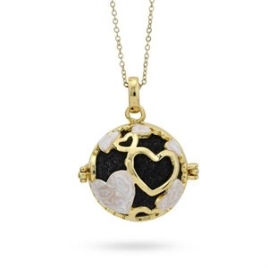 Collana con scrigno apribile e con cuore in rilievo