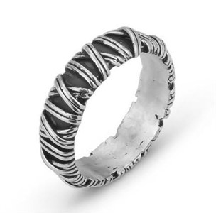 Anello a fascia con intreccio a corda