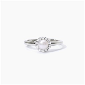 Anello in argento con perla coltivata e pavé di zirconi