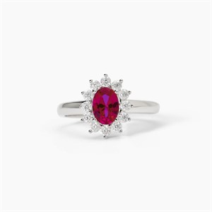 Anello in argento con rubino sintetico ovale e zirconi