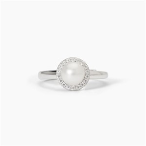 Anello in argento con perla coltivata e zirconi bianchi