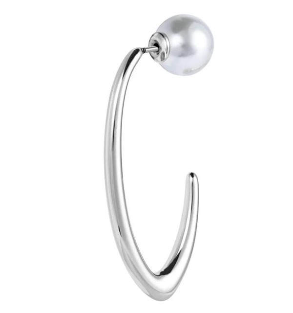 Orecchino a lobo ovale con chiusura perla