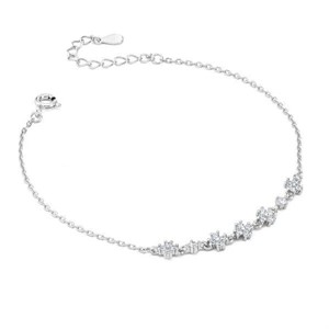Bracciale con con fiori definiti da zirconi