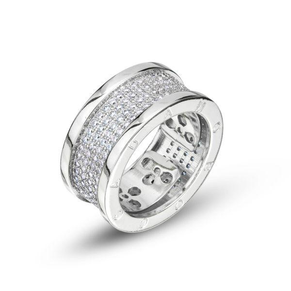 Anello a fascia grande con texture sferica e zirconi