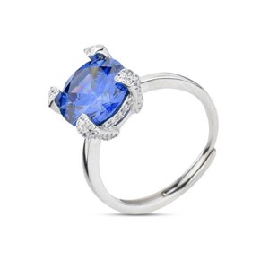 Anello cristallo sfaccettato tanzanite con griffe di zirconi